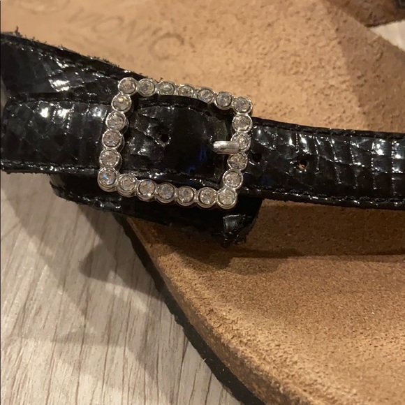 Vionic Flop Flops - Picture 3 of 3